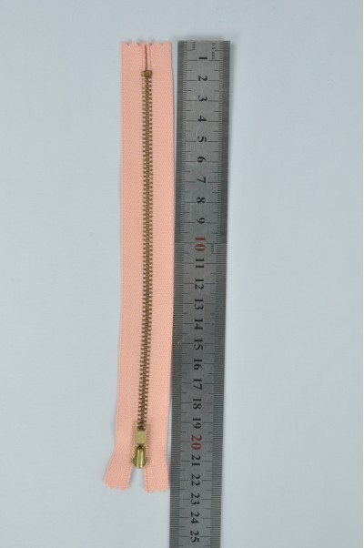 ZIP081  1號拉鏈  金銅金屬拉鏈   單頭密尾拉鏈   不設單獨拉鍊訂購  45度照